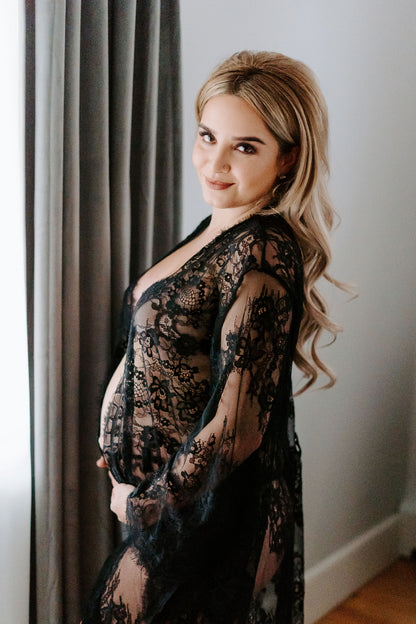 Black lace maternity photoshoot outfit