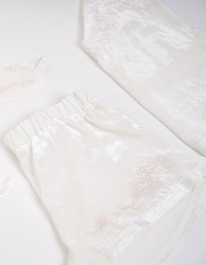 Silk velvet pyjama for bride